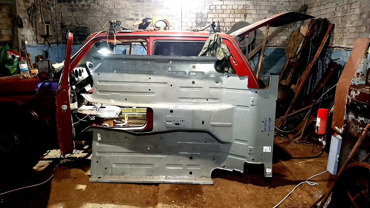 Панель пола ваз 21213.