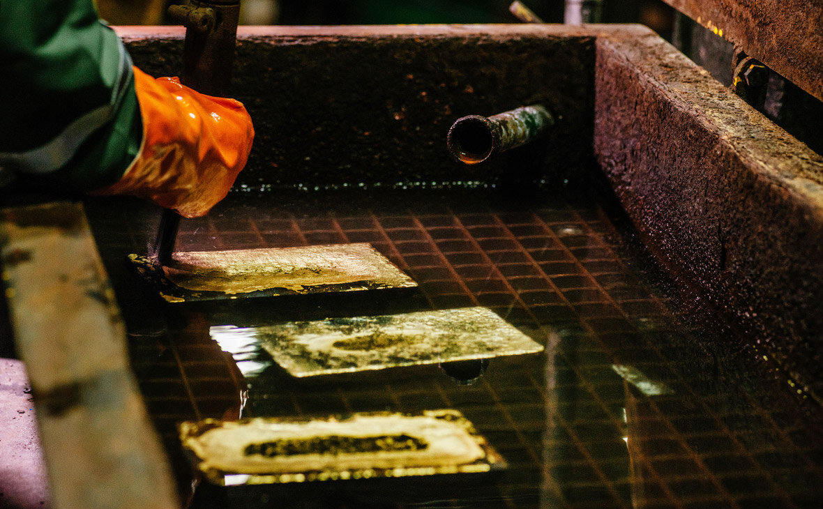  На аффинажном заводе очищают золото от примесей.  фото: картинки  яндекса.