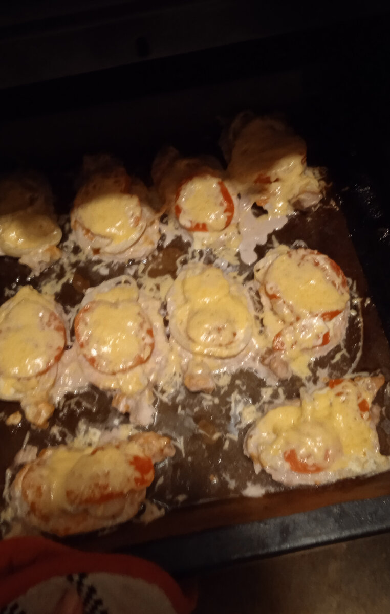 Запекаю мясо по- французски на первом моем антипригарном коврике