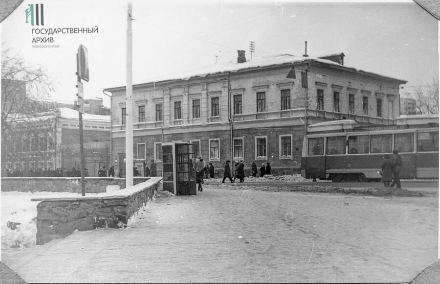 Остановка "Почтамт". 1985. Источник: ГАПК