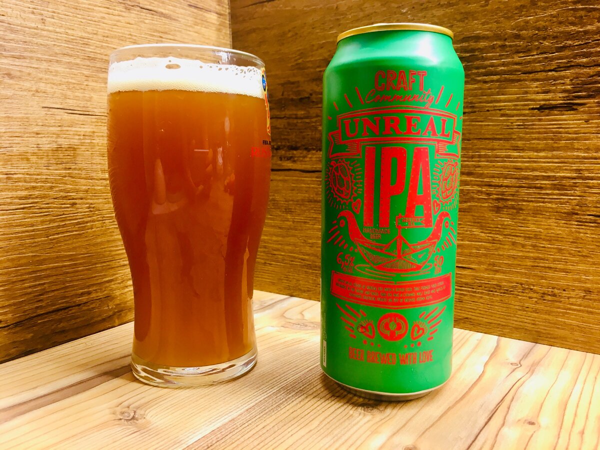 Мутный и плотный Unreal IPA в бокале.