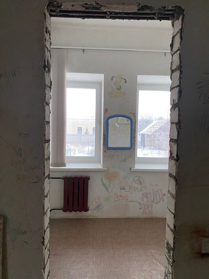 До нашего переезда в этой комнате что-то происходило