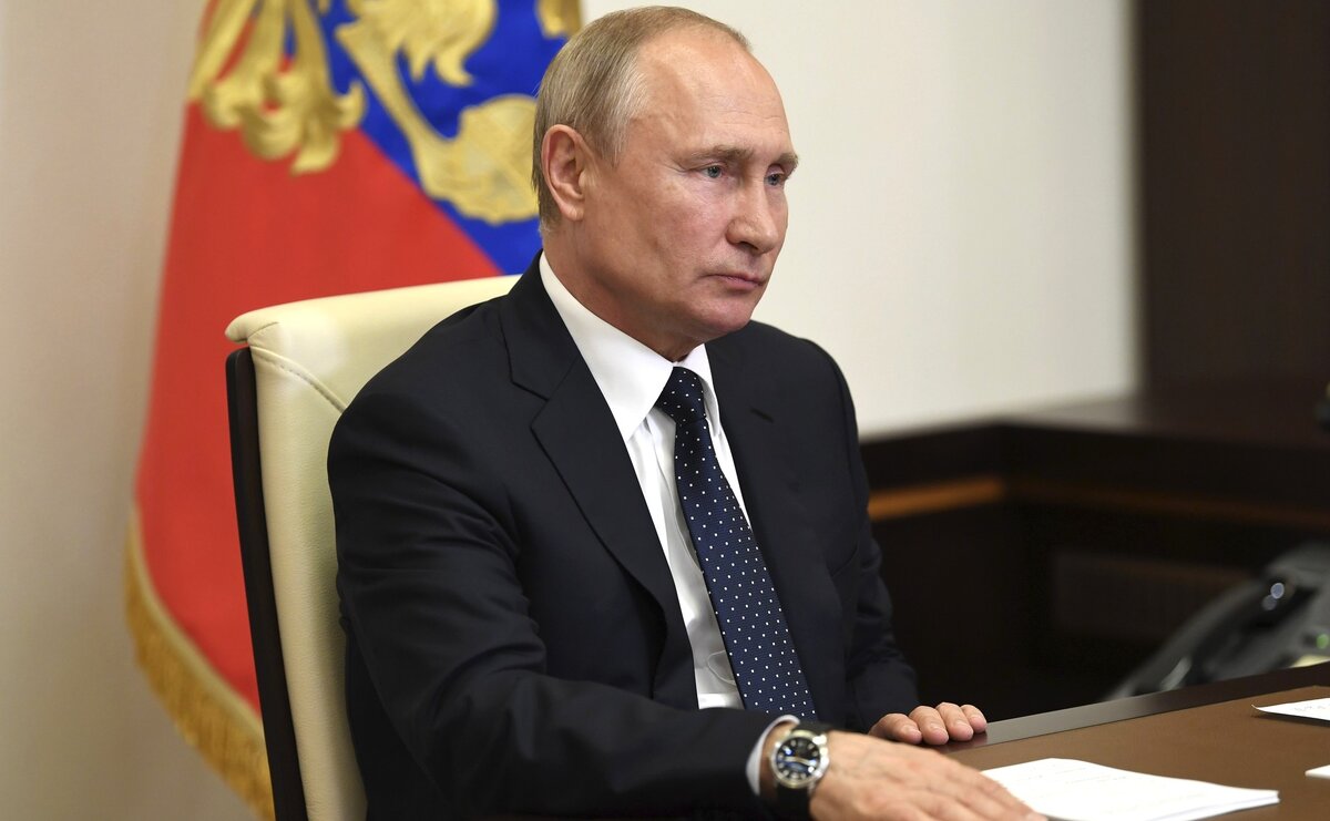 Источник фото: http://static.kremlin.ru/media/events/photos/big2x/Dc15LwPzjz82ByE9rbxfMHr0kkXdbq5J.jpg