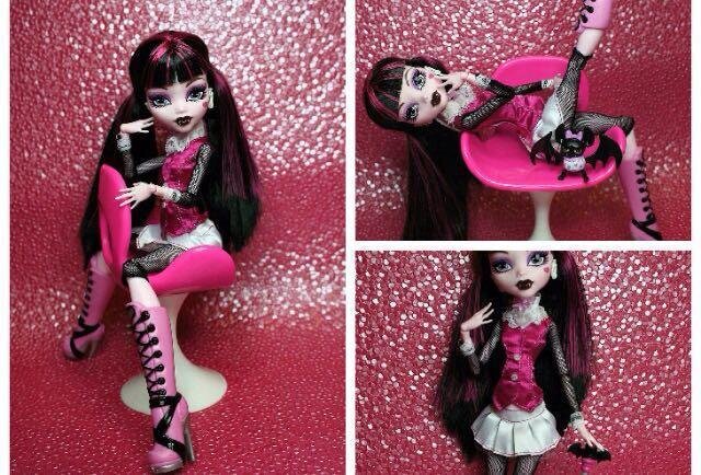 Monster high secrets draculaura. Дракулаура Монстер Хай Базовая. Дракулаура Монстер Хай Базовая 1. Дракулаура кукла Базовая. Монстр Хай Дракулаура Базовая.