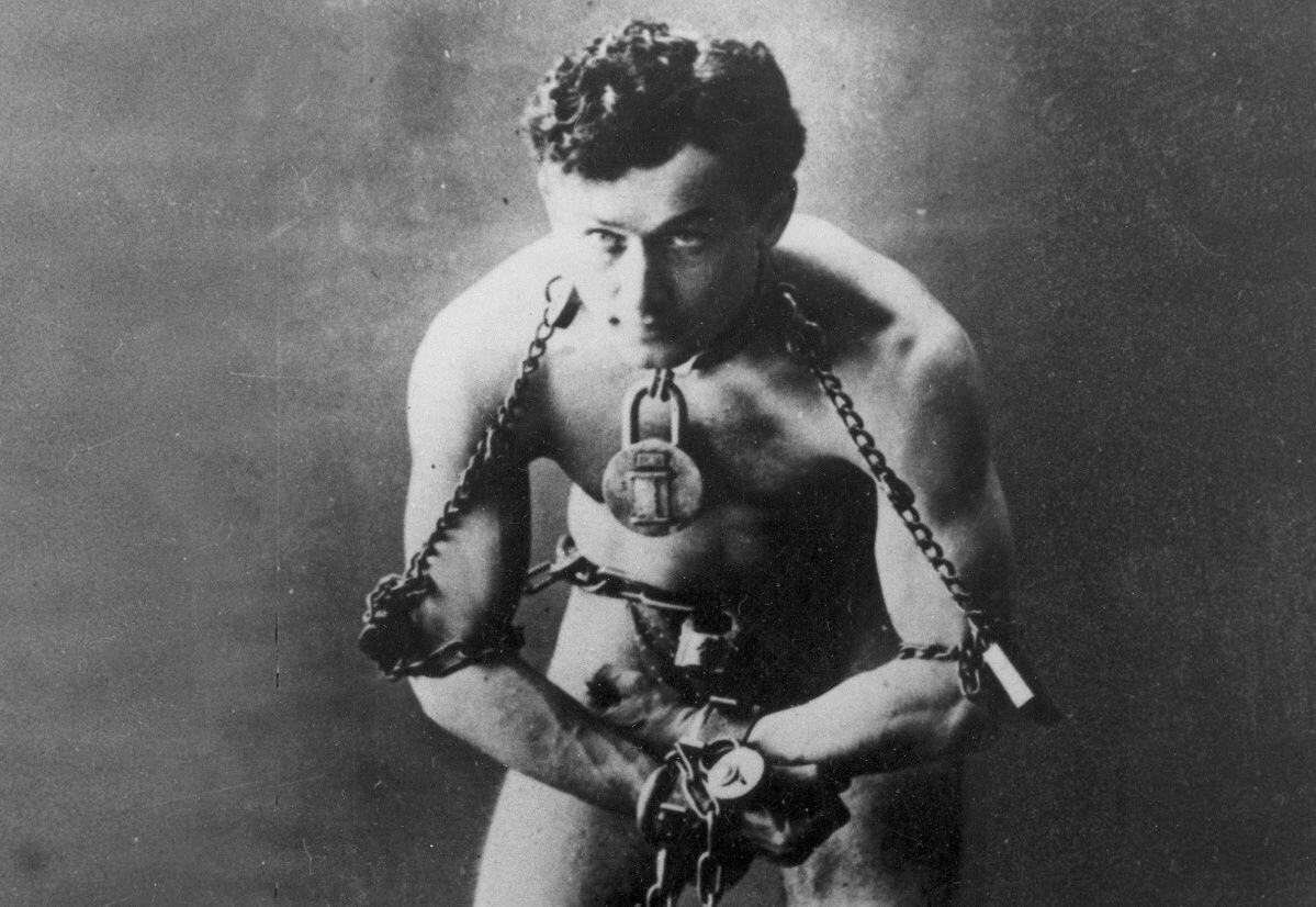 Гарри гудини сериал. Гарри гудини сериал. Гарри гудини постер. Во имя короля: история осады подземелья фильм 2006. Гудини броуди.