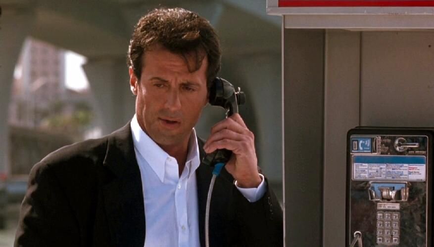 Кадр из фильма "Специалист" 1994 год