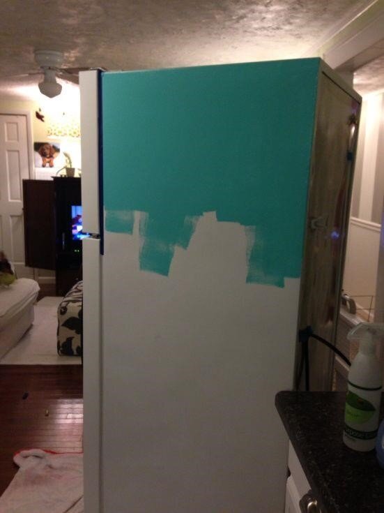 Рассмотрим как покрасить холодильник своими руками