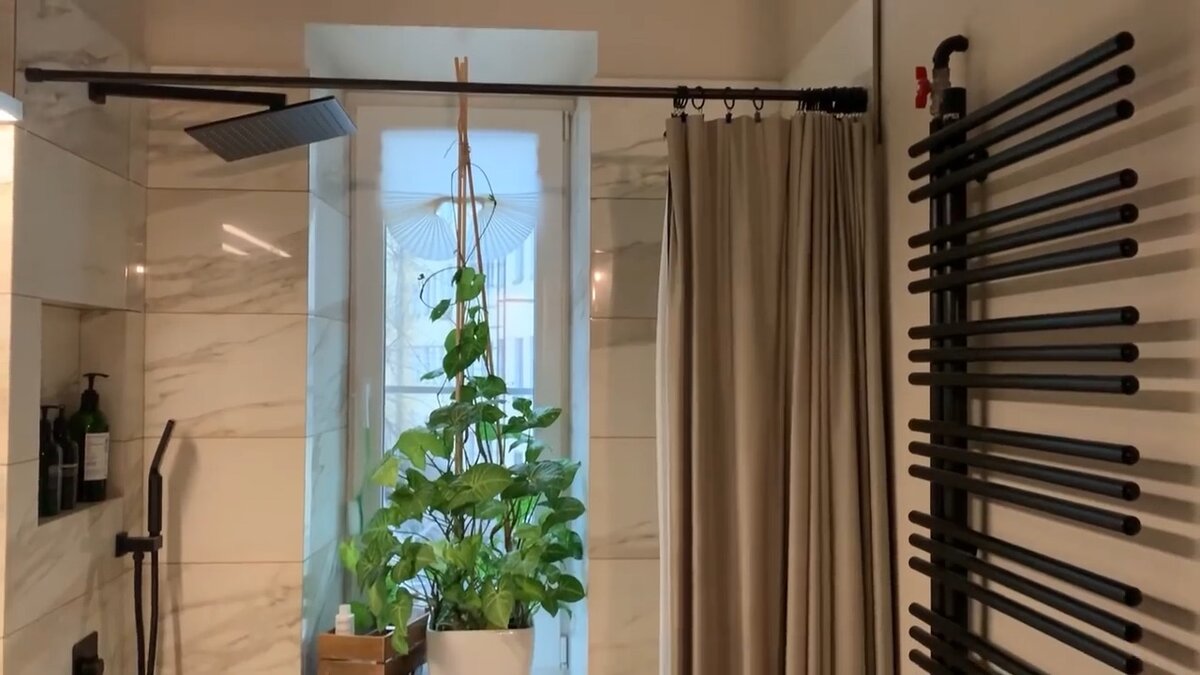 Настенная плитка только в зоне ванны