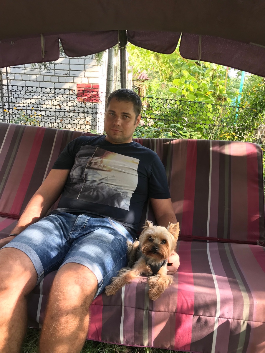 Мой первый канал мы делали с Бантиком. Писали веселые и полезные истории про собак