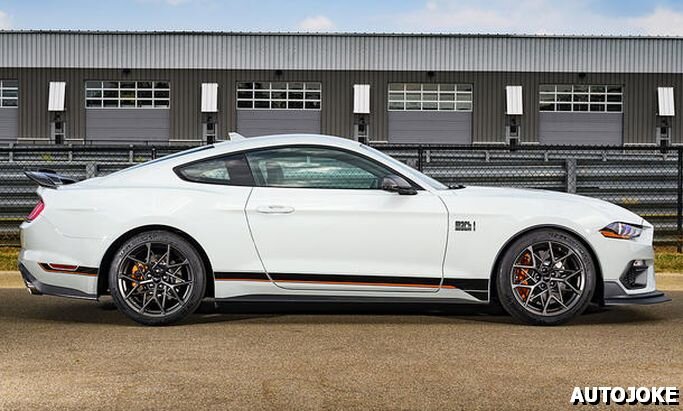 Говорят, что это самый спортивный Мустанг из вариантов Шелби.