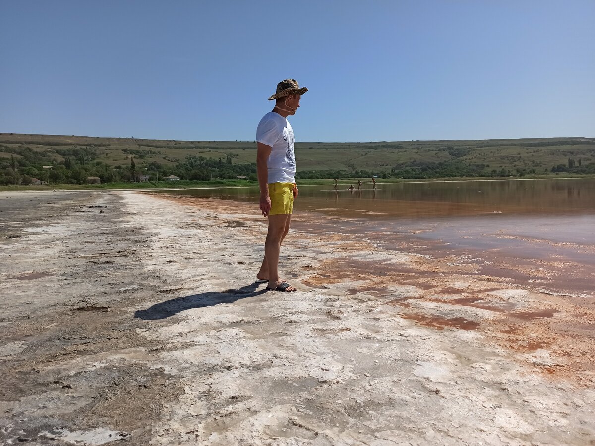 Из-за чего в морях вода соленая, а в реках пресная?