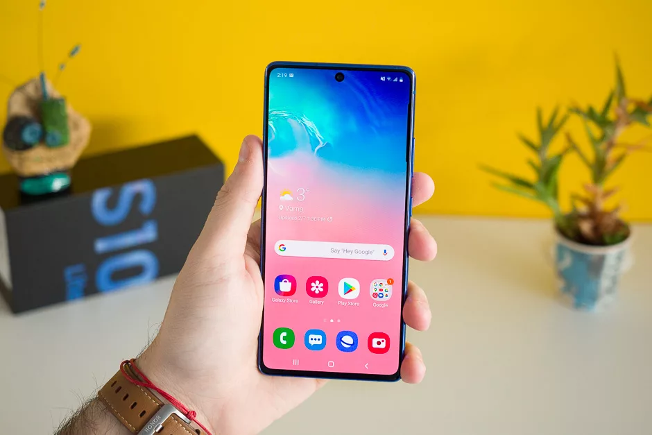 Флагман Samsung дешевле на 9 000 рублей и на Snapdragon 855, лучший смартфон компании, Xiaomi в шоке0