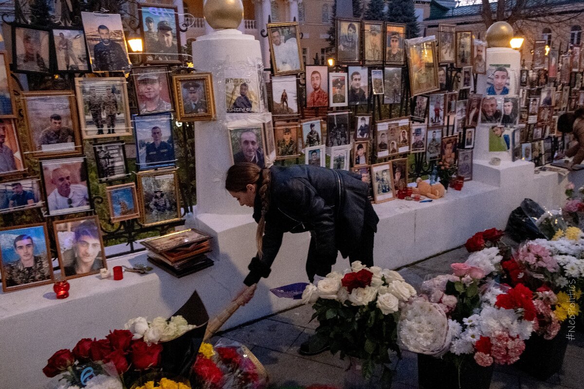 Вечер перед посольством Армении в Москве 7 ноября 2020 г
