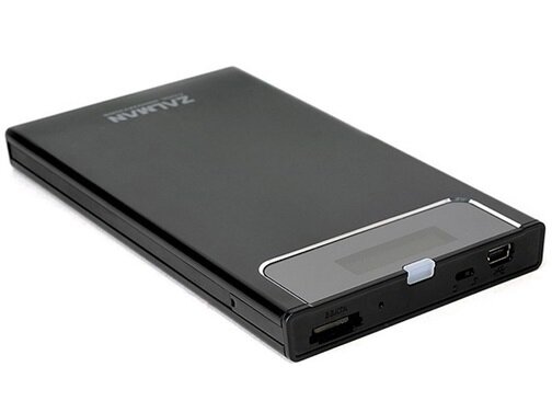 КОДЫ ОШИБОК: (изначально работают начиная с ZM-VE200, универсальны для всей линейки устройств Zalman/IODD)
Error 15 — на диске обнаружены поврежденные сектора.
Error 23 — повреждена файловая система, необходимо запустить проверку диска.
1st Partition : 0 > Partition is not set — диск не разбит на разделы или же файловая система первого раздела не совпадает с типом прошивки.
1st Partition : 5 > ZM-VE200 Hard Disk have extended partition — жесткий диск содержит расширенный раздел. Отформатируйте его согласно типу прошивки.
1st Partition : 6 > ZM-VE200 Hard Disk is formatted as FAT — раздел отформатирован в FAT (не в FAT32). Отформатируйте его согласно типу прошивки.
1st Partition : 7 > ZM-VE200 Hard disk is formatted as NTFS — прошивка FAT не поддерживает NTFS. Отформатируйте раздел в FAT32 или exFAT.
1st Partition : C > ZM-VE200 Hard Disk is formatted as FAT32 — прошивка NTFS не поддерживает FAT32. Отформатируйте раздел в NTFS.
1st Partition : F > Extended partition — логические и расширенные разделы не поддерживаются, создайте раздел, как основной.
1st Partition : FF > ZM-VE200 Hard Disk is formatted as exFAT — эта прошивка не поддерживает exFAT. Отформатируйте раздел в NTFS.
1st Partition: EE : MBR area is existed after EFI header — создайте новый и удалите старый раздел в “Управлении дисками”. Если не помогло, попробуйте выполнить инициализацию. Это займет какое-то время, наберитесь терпения.
NO _ISO — не найдена папка _ISO или _iso на первом разделе.
NO – DISC — в папке _ISO не найдено файлов с допустимыми расширениями (.iso, .ima, .dsk, .rmd).
TOO Many FILES — в корне папки _ISO (и в любой другой папке, которая находится внутри _ISO) может содержаться не более 32 объектов (файлов + папок).
ALREADY HIT — данный файл уже был выбран для эмуляции, загружен и эмулируется.
vDISK LIMIT — бокс может одновременно эмулировать не более 4 виртуальных дискет.
Коды ошибок Zalman ZM-VE400
DEFRAG — скорее всего, раздел отформатирован в NTFS и файл образа, который вы пытаетесь эмулировать, фрагментирован. Необходимо дефрагментировать раздел или, как минимум, этот файл образа. Если дефрагментация не помогает, то скорее всего это так называемый sparse файл. Такой файл может получиться, например, в результате загрузки торрента. Копирование и удаление оригинала (не перемещение!) этого файла должно решить проблему. В новых версиях прошивки фрагментация не мешает монтированию образа.