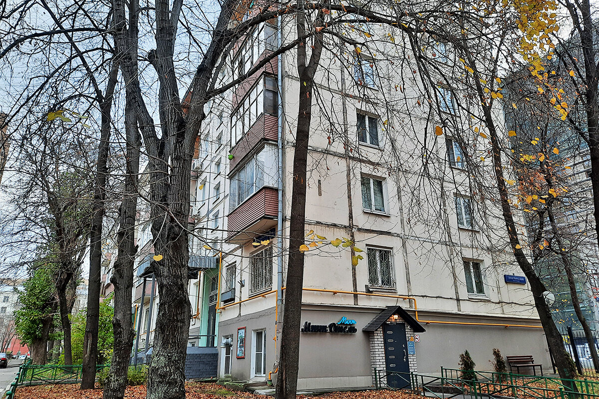 Вход в гостиницу MINT