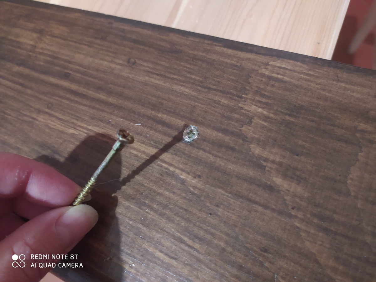 Эти симпатичные саморезы я достала из дюбель-гвоздей