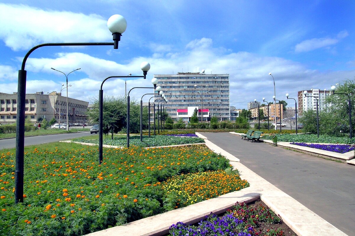 Площадь городов Братск. Братск центр города. Белый дом Братск. Братск лето.