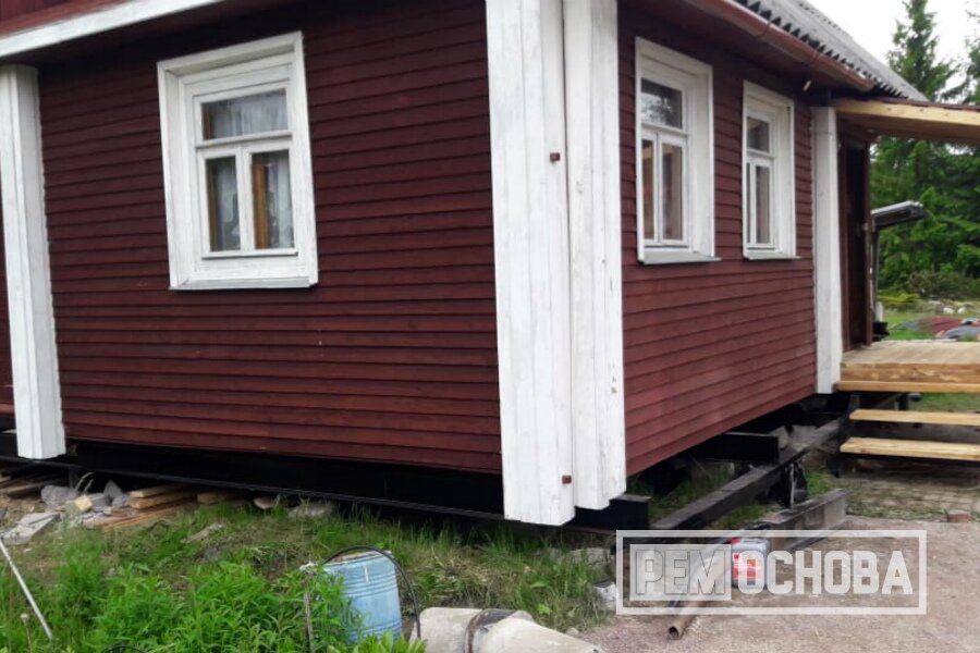 Подъем дома на свайно-винтовой фундамент в СНТ "Медведь". Монтаж открытого крыльца.одъем дома на свайно-винтовой фундамент в СНТ "Медведь". Монтаж открытого крыльца.