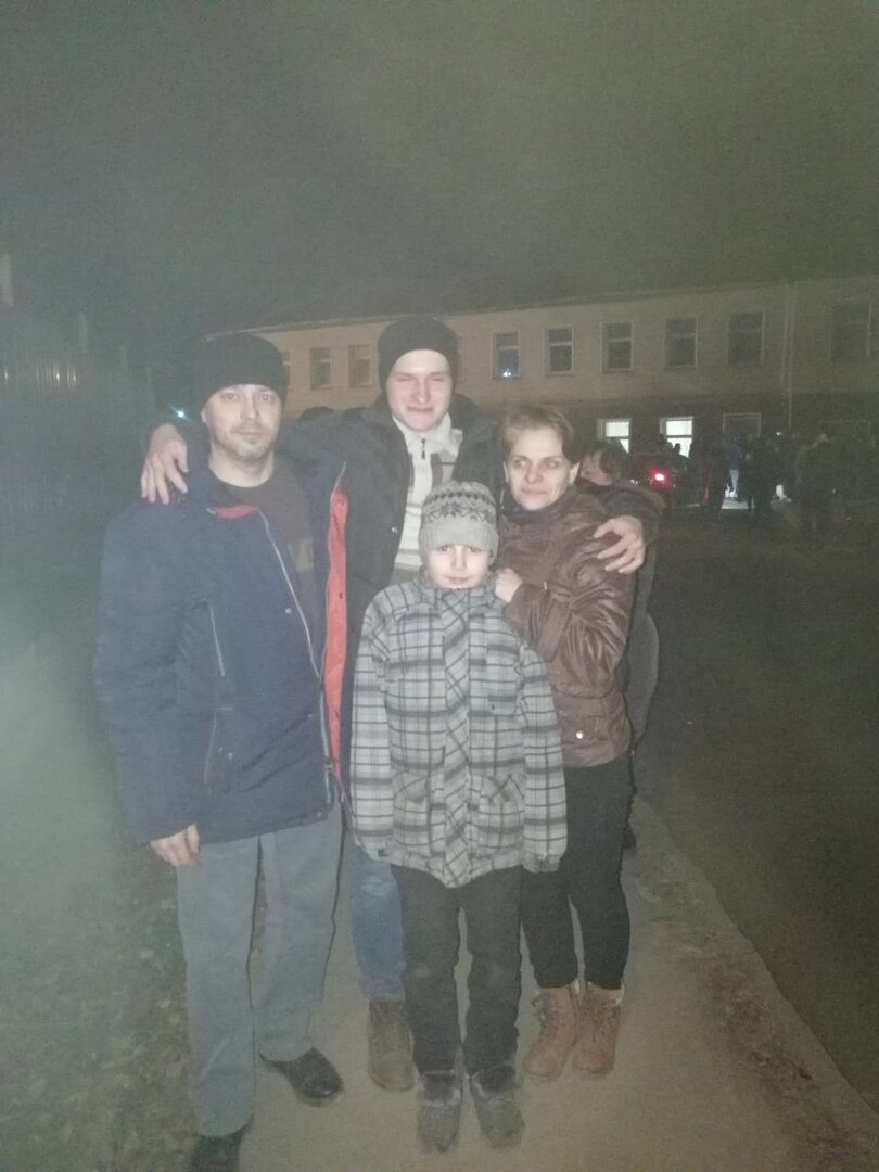 Проводы в армию. Еще счастливая семья.