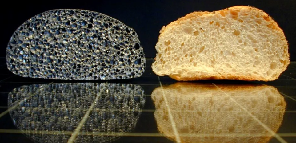 Пористая структура разных материалов напоминает хлеб в разрезе