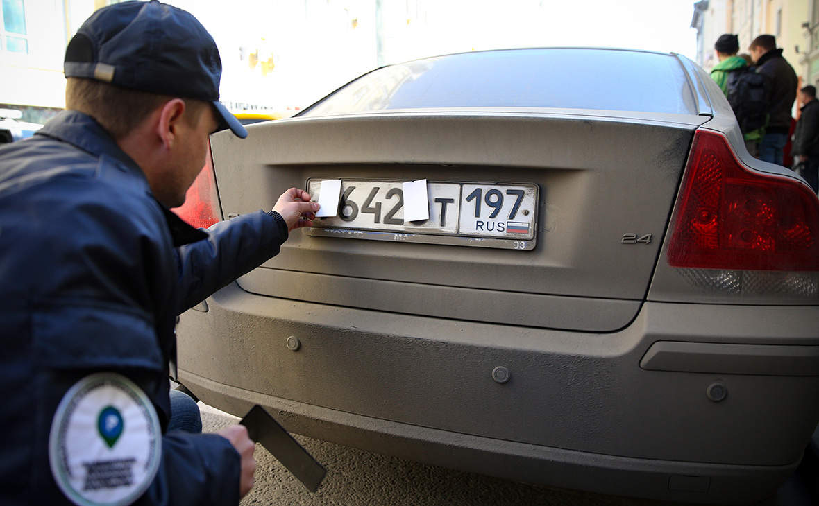 Верховный суд РФ посчитал подделкой автомобильных номеров, любое искажение, в случае которого номер будет не считываемым.