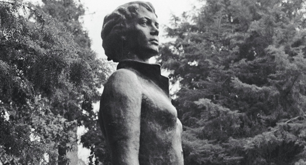 Памятник Надежде Курченко