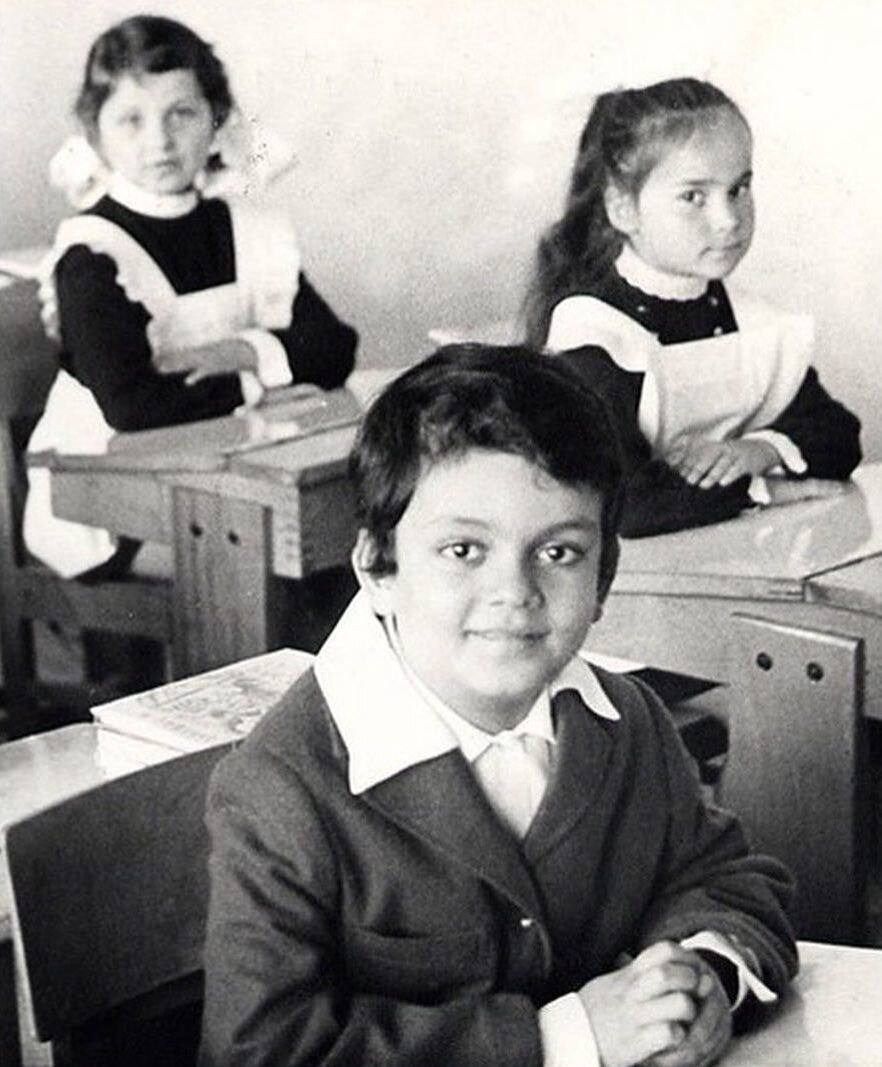 Филипп Киркоров в детстве в школе