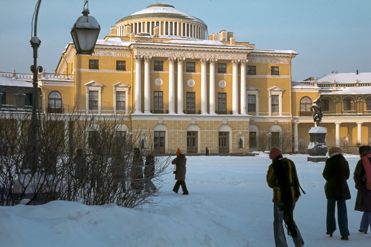 Зима 1976. Павловск дворец санкт-петербург зима. павловский дворец в санкт-петербурге зимой. павловского дворца под ленинградом. павловский дворец зимой профессиональные фото.