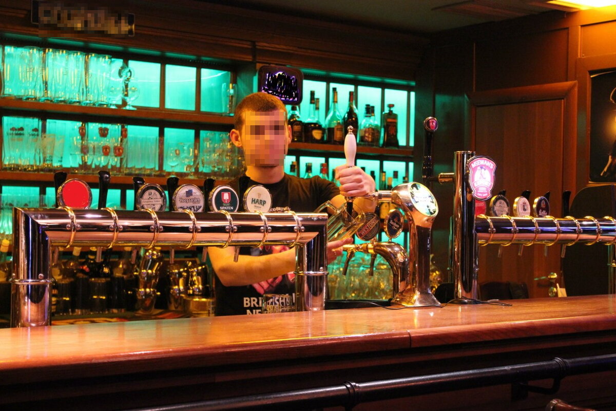 Это я уже на пике карьеры бармена