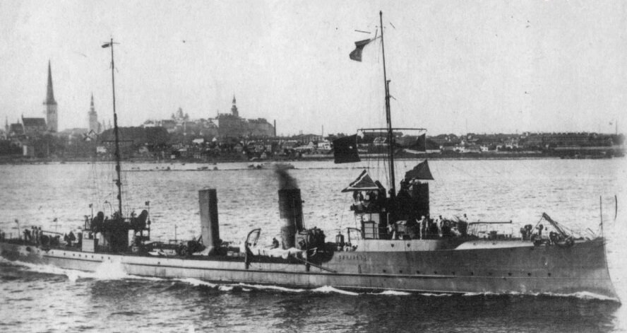 1916. 15 (28) октября - погиб эсминец Балтийского флота «Казанец»