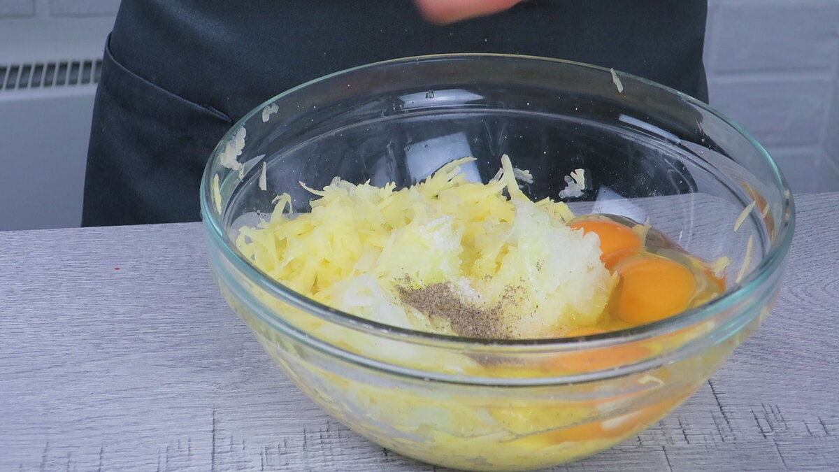 Картофельная запеканка с курицей и грибами на сковороде. Готовим обед или ужин