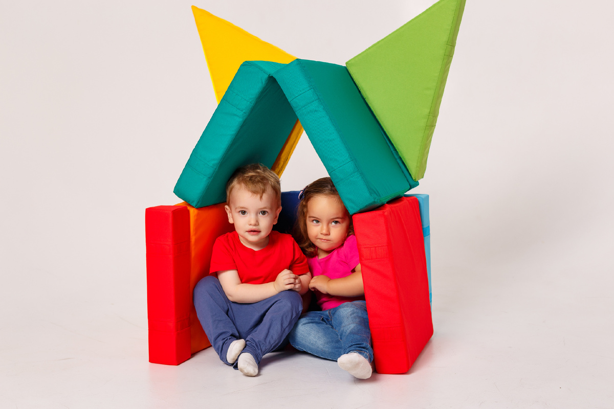 На фото большой конструктор Магматик