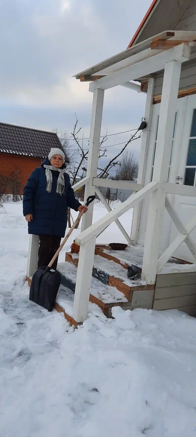 Снег надо почистить! (фото автора)