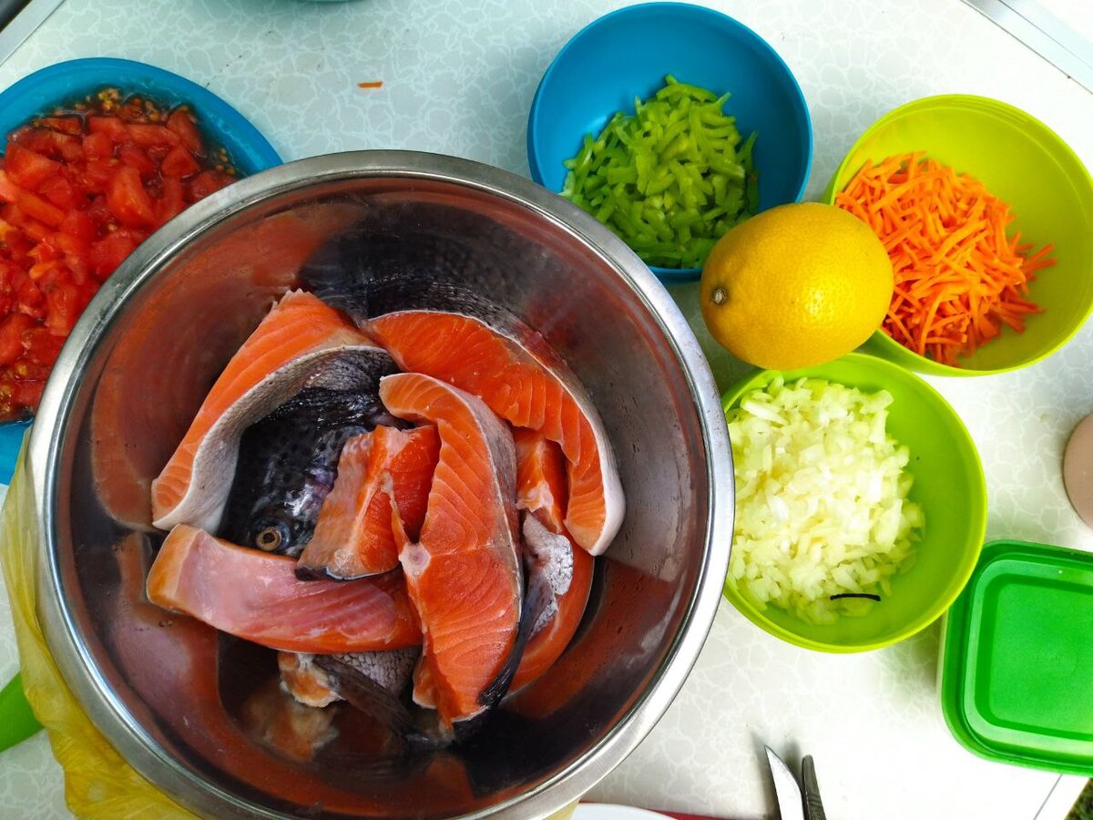 Набор продуктов для ухи.