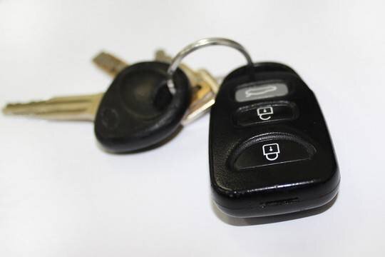    В Госдуме предложили отменить транспортный налог на три года для покупателей российских машин