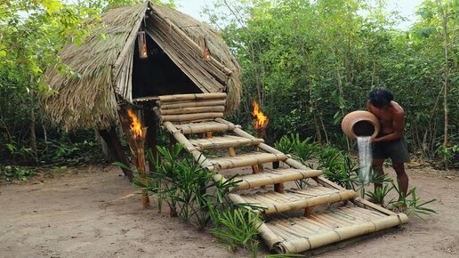 Постройка дома и бамбукового бассейна своими руками ради выживания в лесу.
