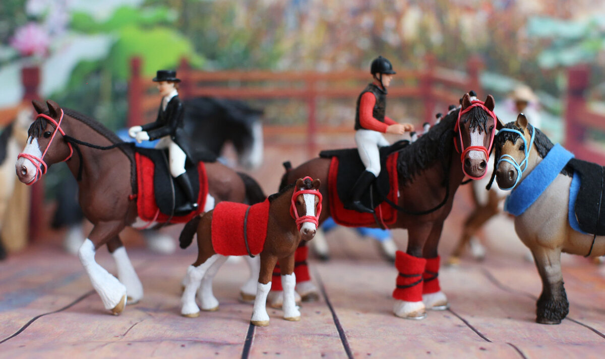 SCHLEICH HORSE CLUB Седло И Уздечка Для Ханны И Кайен - Игровые фигурки - stolstul93.ru