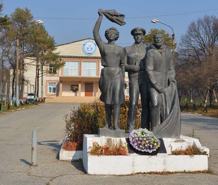 Поселок преображение приморский. Преображение Приморский край. Преображение поселок. Памятник в п.Преображение Приморский край. Преображение поселок памятники.