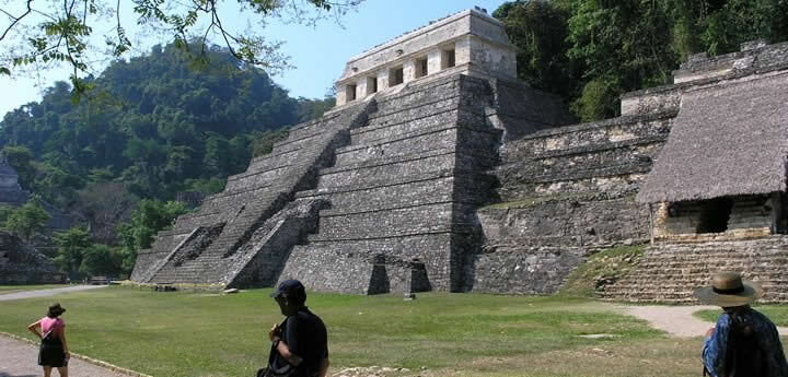      В 50 годах  двадцатого века в Мексике были обнаружены огромные руины храмового комплекса Пеленке. Как его можно было  не найти  непонятно - комплекс занимает площадь в 20 квадратных километров.-2