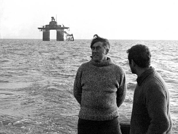 Пэдди Рой Бейтс перед заселением на Рафс-Тауэр.