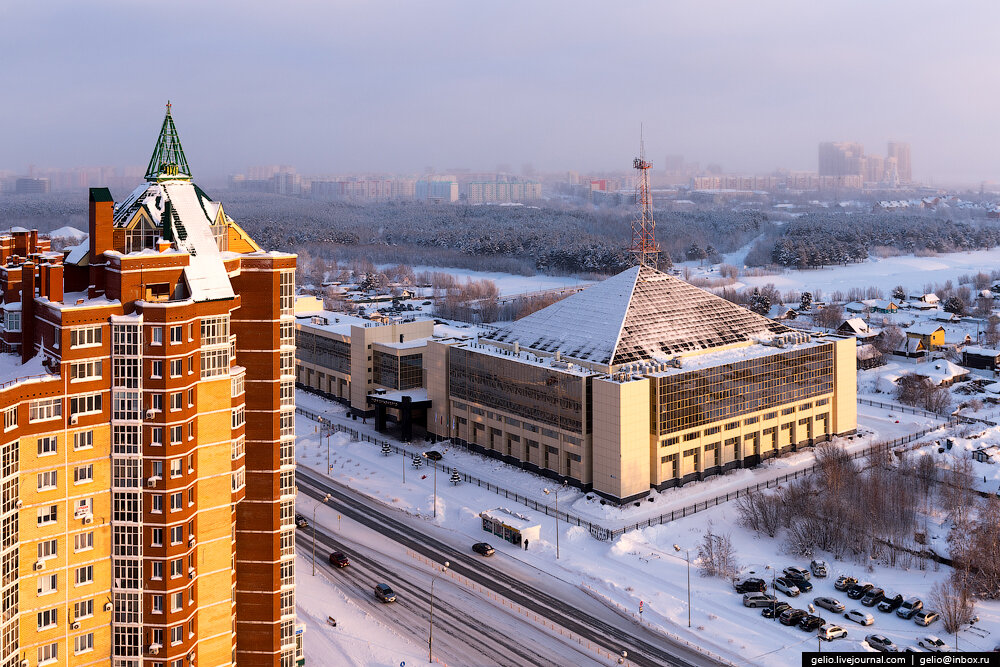 Сургут куда. Сургут центр города. Столица ХМАО Сургут. Ратуша в Сургуте. Сибирь город Сургут.