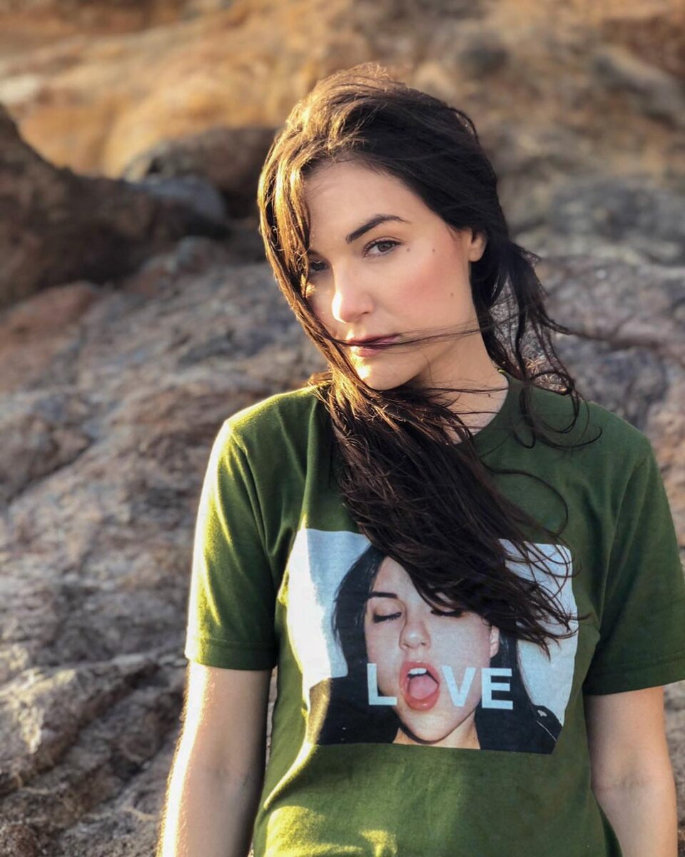 (Фото взято из: https://www.instagram.com/sashagrey/)