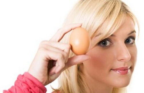 Домашняя маска из яйца - лучшее средство от черных точек