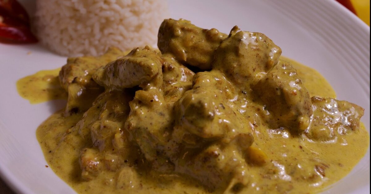 Курица карри в сливках. Чикен карри блюдо. Курица карри в сливках. Курица карри в сливочном соусе. Чикен карри.