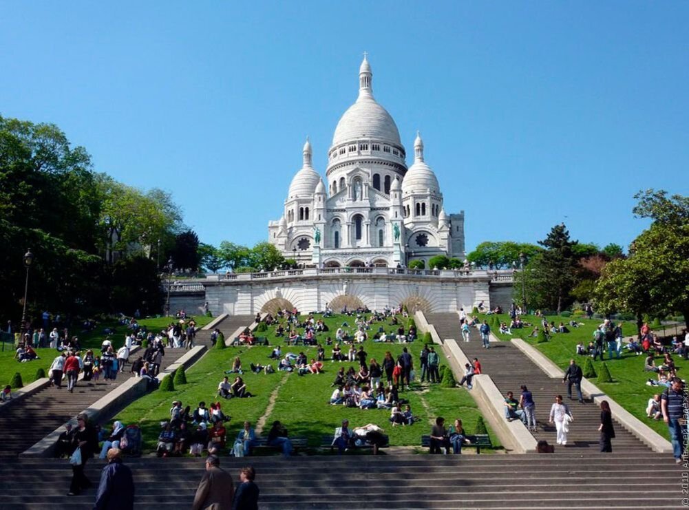 Монмартр в париже. Монмартр. Мон мартер в Париже. Montmartre Париж. Холм Монмартр Франция.