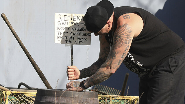 Одно место зарезервировано для соседа. Фото: АР 