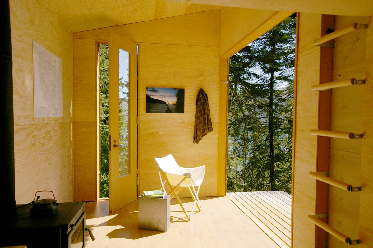 широкие раздвижные двери открывают восхитительный вид со склона горы