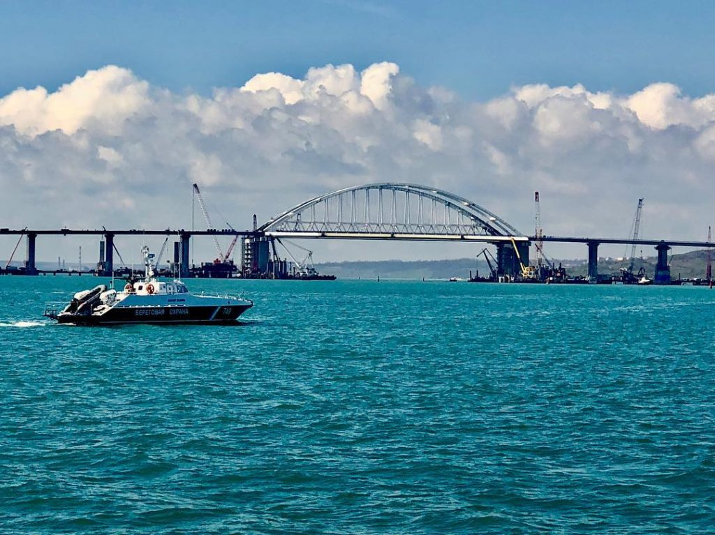 Крымский пролив последние новости. Мост Керченский пролив. Азовское море Керченский пролив. Керчь Керченский пролив мост. Пролив Керченский пролив.