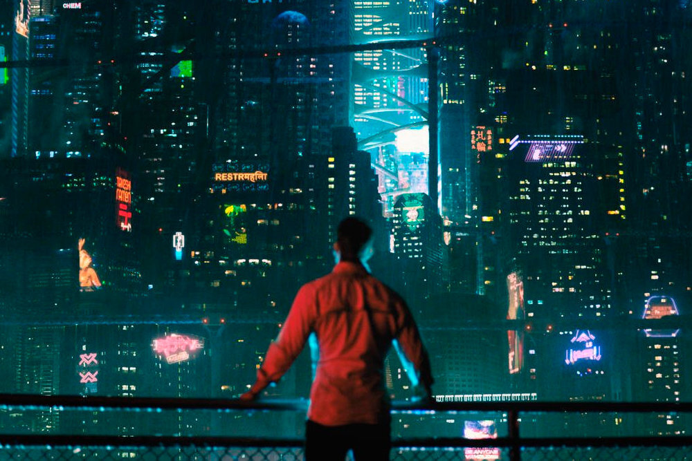 Стандартный город будущего с нестандартным подходом сценаристов