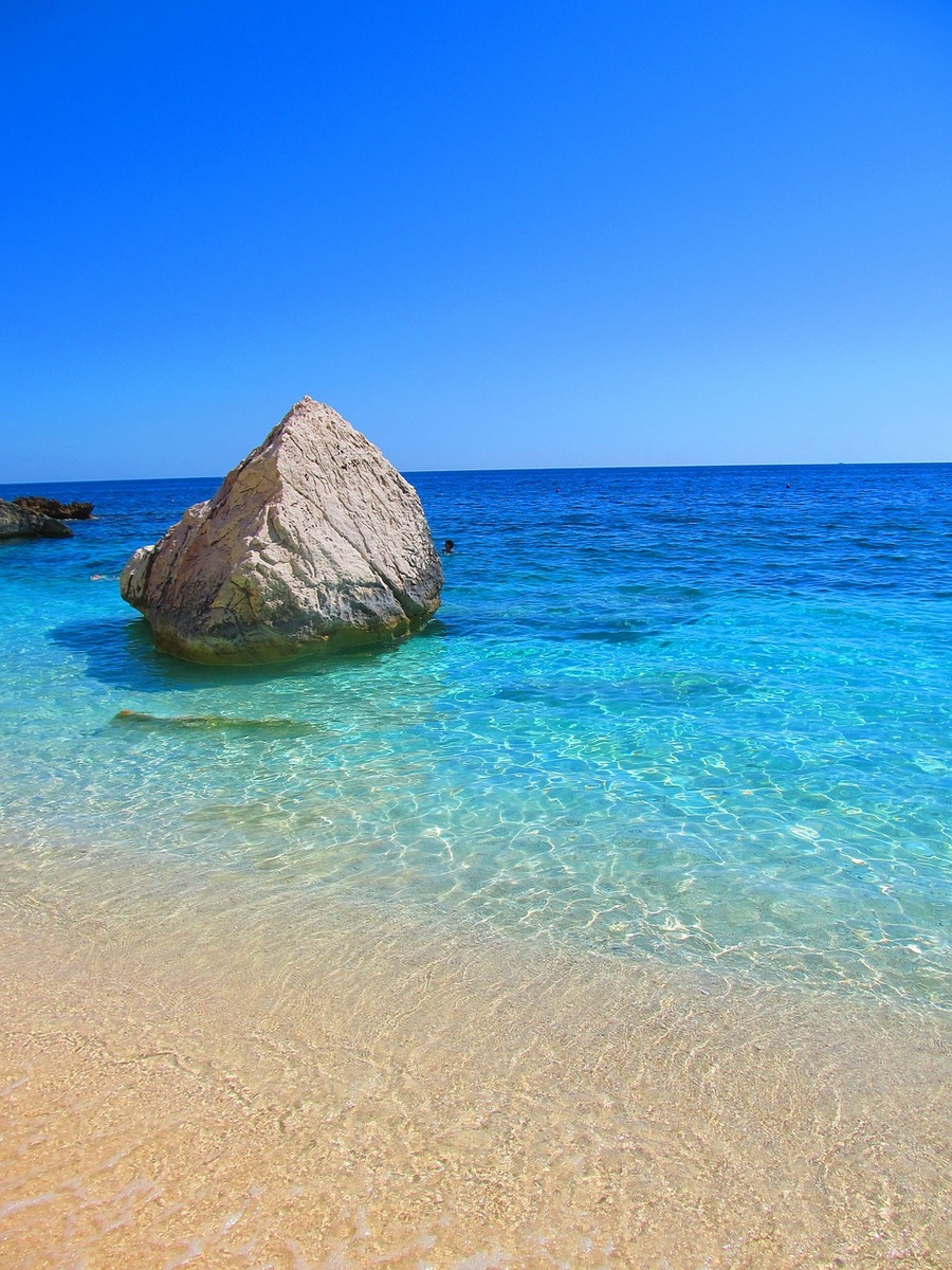 Бухта Cala Mariolu на Сардинии